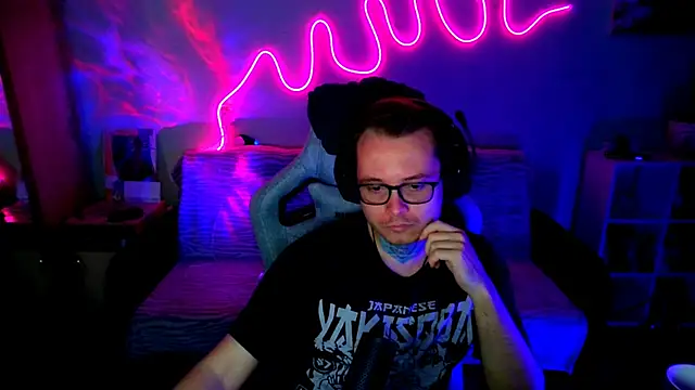 MeLanXolik online show from 06-06-26, 07:40