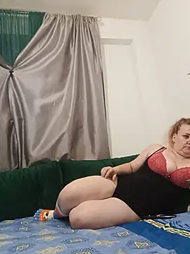 JuliaBestX online show from 06-06-26, 10:47
