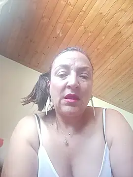Snapshot of dangerous_milf chatting on 06-11-26, 03:54 dangerous milf online show from 06-11-26, 03:54