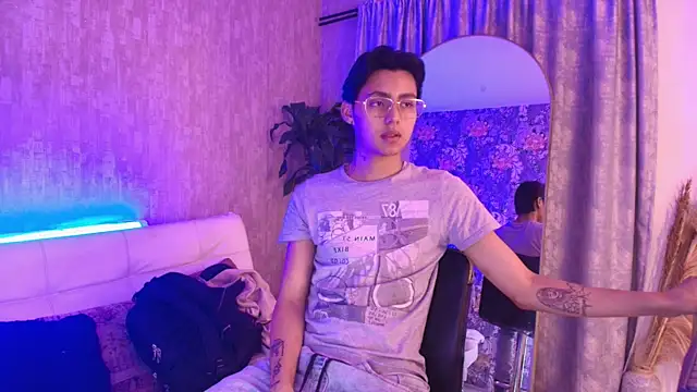 Snapshot of tian_sex chatting on 06-10-26, 03:39 tian sex online show from 06-10-26, 03:39