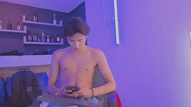 Snapshot of tian_sex chatting on 06-30-26, 07:37 tian sex online show from 06-30-26, 07:37