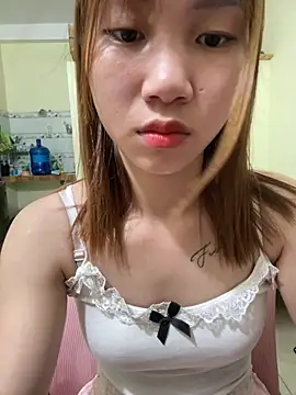 Snapshot of Vi_sexyy chatting on 06-12-26, 06:45 Vi sexyy online show from 06-12-26, 06:45