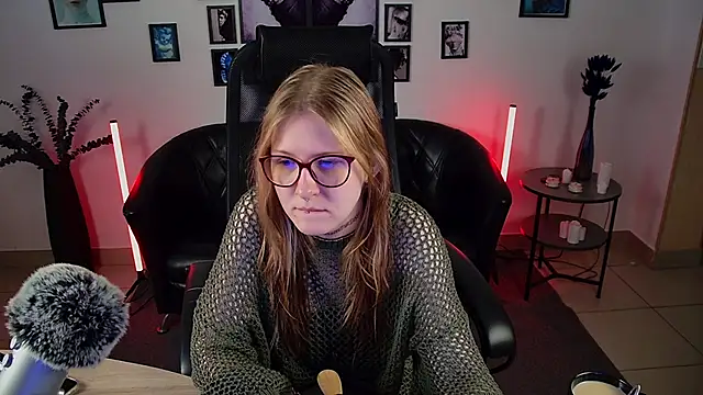 lanafitch online show from 06-19-26, 10:08