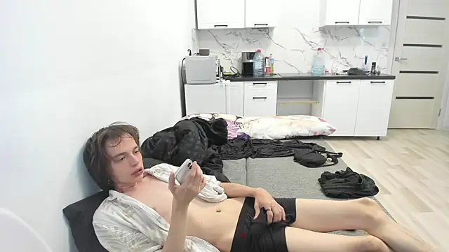 Nolan Sagee online show from 07-04-26, 10:21