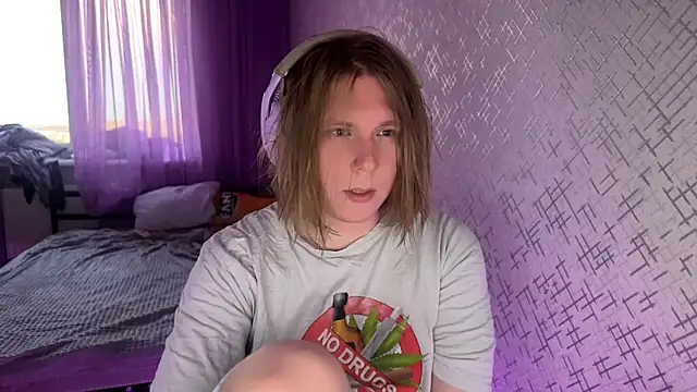 Snapshot of Hirtay chatting on 06-08-26, 01:28 Hirtay online show from 06-08-26, 01:28