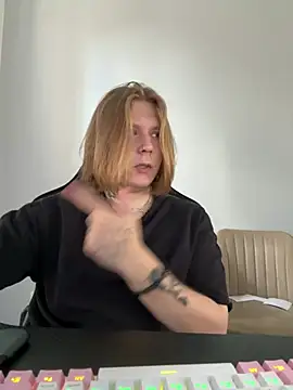 Snapshot of Hirtay chatting on 06-14-26, 08:27 Hirtay online show from 06-14-26, 08:27