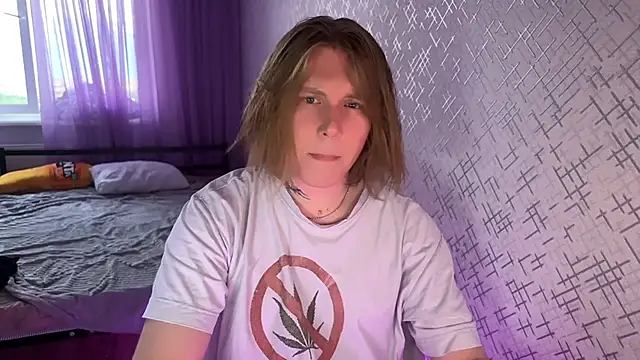 Snapshot of Hirtay chatting on 06-16-26, 01:30 Hirtay online show from 06-16-26, 01:30