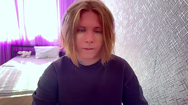 Snapshot of Hirtay chatting on 06-27-26, 02:01 Hirtay online show from 06-27-26, 02:01