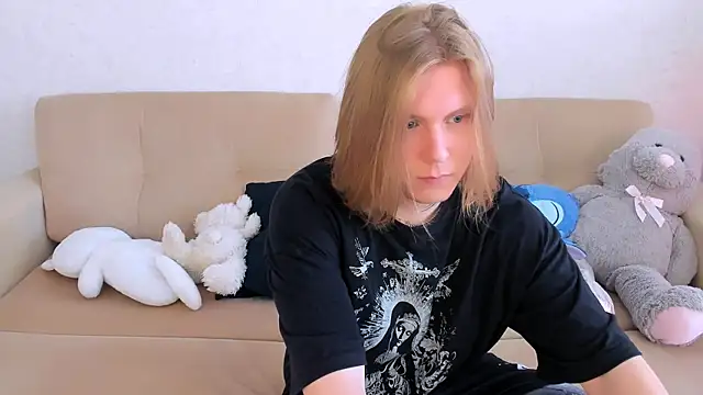 Snapshot of Hirtay chatting on 06-30-26, 04:57 Hirtay online show from 06-30-26, 04:57