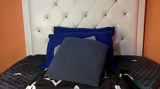 creamyamber online show from 01-05-25, 02:06