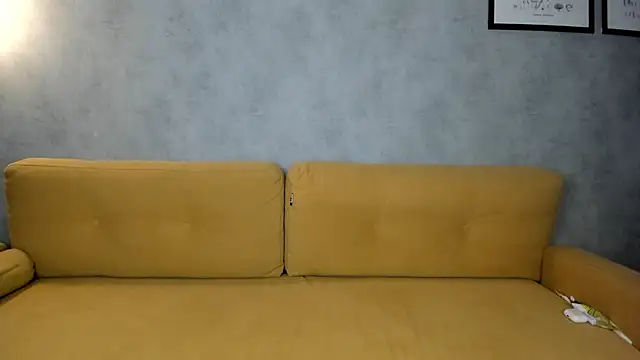 Snapshot of luxxiana chatting on 06-03-26, 04:56 luxxiana online show from 06-03-26, 04:56