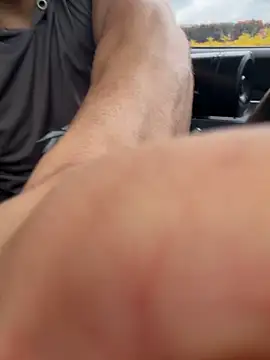 Snapshot of Oliver_browm chatting on 05-23-26, 01:37 Oliver browm online show from 05-23-26, 01:37