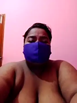 Snapshot of Mona_Vabi chatting on 07-27-26, 05:09 Mona Vabi online show from 07-27-26, 05:09