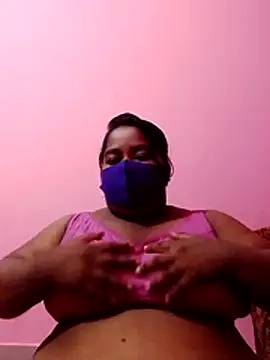 Snapshot of Mona_Vabi chatting on 07-30-26, 04:06 Mona Vabi online show from 07-30-26, 04:06