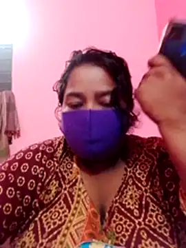 Snapshot of Mona_Vabi chatting on 07-31-26, 04:12 Mona Vabi online show from 07-31-26, 04:12