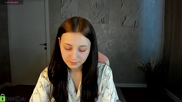 Snapshot of Tracey_Gill chatting on 05-31-26, 01:03 Tracey Gill online show from 05-31-26, 01:03