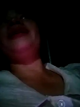 Snapshot of Cumhots111 chatting on 05-11-26, 01:39 Cumhots111 online show from 05-11-26, 01:39