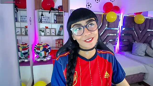Snapshot of Violett_Gardenn chatting on 06-21-26, 11:24 Violett Gardenn online show from 06-21-26, 11:24