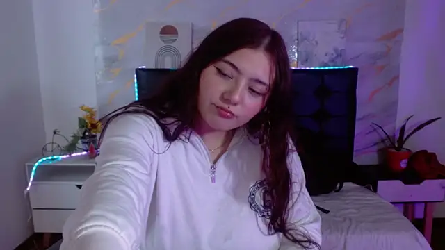 Snapshot of Lizeth_bigboob chatting on 05-14-26, 12:23 Lizeth bigboob online show from 05-14-26, 12:23