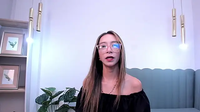 HannaCarttier  online show from 06-26-26, 12:09