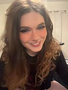 Snapshot of cutypiefull chatting on 06-19-26, 02:05 cutypiefull online show from 06-19-26, 02:05