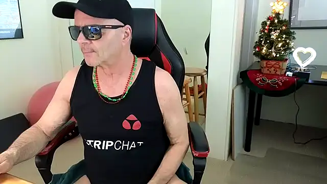 Snapshot of hotdadbod chatting on 12-19-24, 09:17 hotdadbod online show from 12-19-24, 09:17