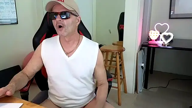Snapshot of hotdadbod chatting on 01-31-25, 09:16 hotdadbod online show from 01-31-25, 09:16