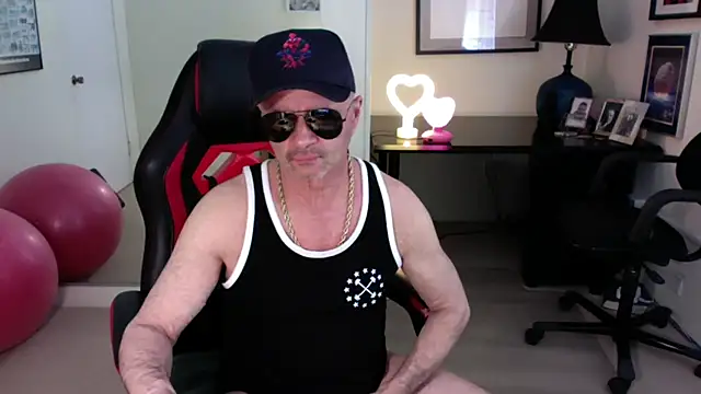 Snapshot of hotdadbod chatting on 03-12-25, 08:41 hotdadbod online show from 03-12-25, 08:41