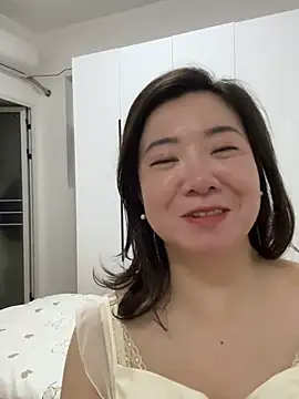 xichunhh online show from 05-13-26, 12:46