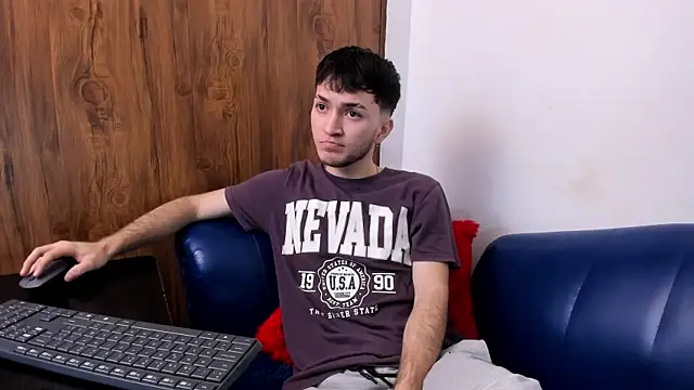 Snapshot of kavencastro chatting on 05-28-26, 02:09 kavencastro online show from 05-28-26, 02:09