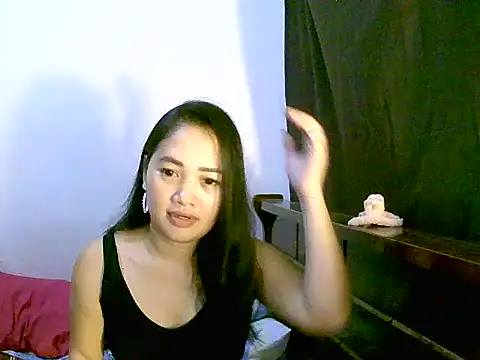 Snapshot of Cute4cumm chatting on 05-13-26, 01:47 Cute4cumm online show from 05-13-26, 01:47