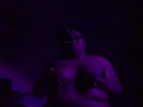 chocolateslut213 online show from 06-10-26, 02:56