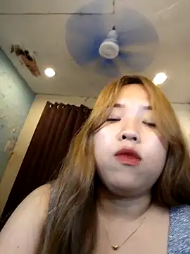 Snapshot of Anne_licous chatting on 05-20-26, 06:14 Anne licous online show from 05-20-26, 06:14