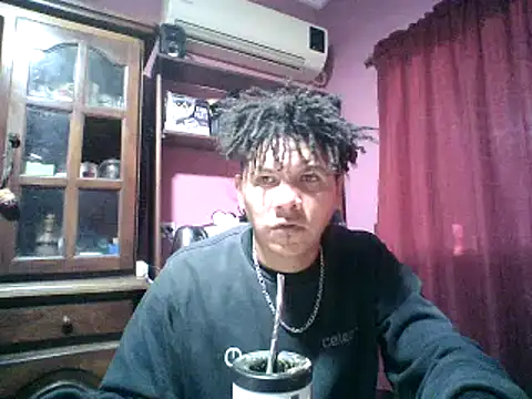 Snapshot of KELO_Summer chatting on 05-12-26, 12:46 KELO Summer online show from 05-12-26, 12:46