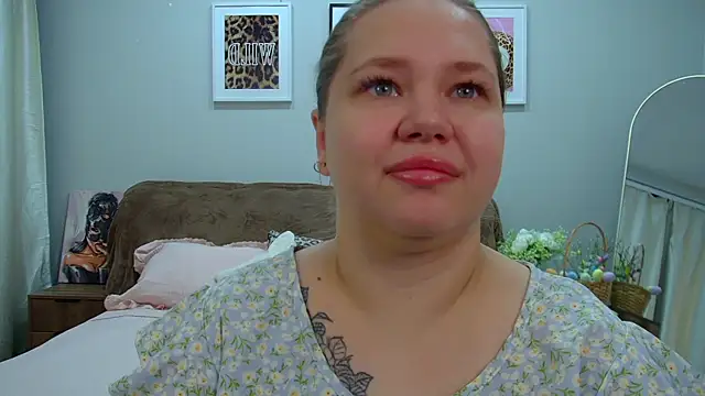 Snapshot of DianaKristol chatting on 05-19-26, 06:31 DianaKristol online show from 05-19-26, 06:31