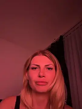 Snapshot of Hailey_amour chatting on 05-12-26, 07:22 Hailey amour online show from 05-12-26, 07:22