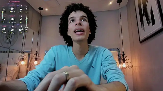 Snapshot of felix_haze chatting on 06-10-26, 05:23 felix haze online show from 06-10-26, 05:23