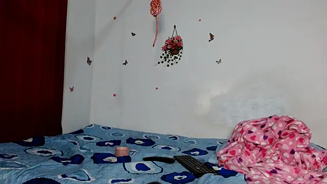 Snapshot of cristal_hotnaugthy chatting on 05-15-26, 01:45 cristal hotnaugthy online show from 05-15-26, 01:45