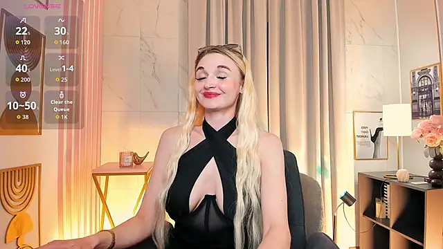 Snapshot of Mila__Lux chatting on 06-16-26, 08:55 Mila Lux online show from 06-16-26, 08:55