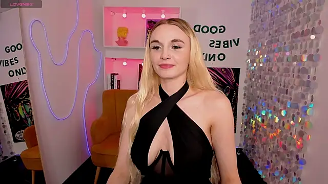 Snapshot of Mila__Lux chatting on 06-29-26, 08:53 Mila Lux online show from 06-29-26, 08:53