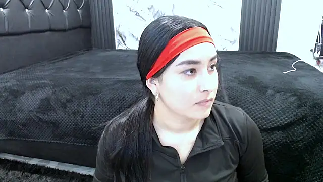 MiaReinig09 online show from 06-17-26, 12:57