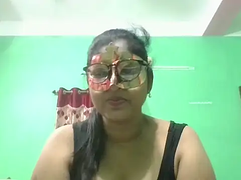 Snapshot of Kavya17 chatting on 06-09-26, 01:56 Kavya17 online show from 06-09-26, 01:56