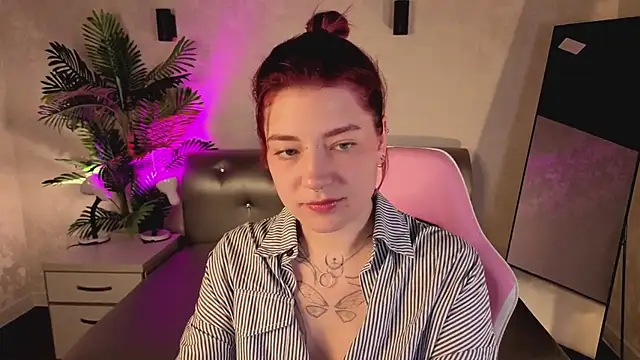 Nikki Gringer online show from 06-10-26, 01:28