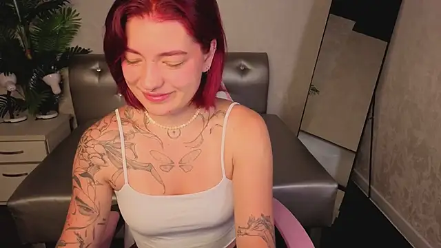 Nikki Gringer online show from 06-17-26, 01:30
