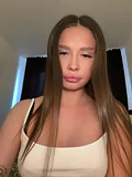 Snapshot of BeautyBella_ chatting on 06-15-26, 03:03 BeautyBella online show from 06-15-26, 03:03