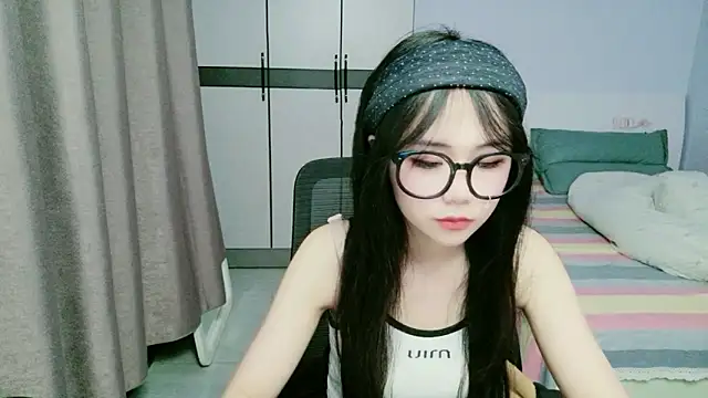 Snapshot of xiaoxiaoyu030 chatting on 05-24-26, 02:11 xiaoxiaoyu030 online show from 05-24-26, 02:11