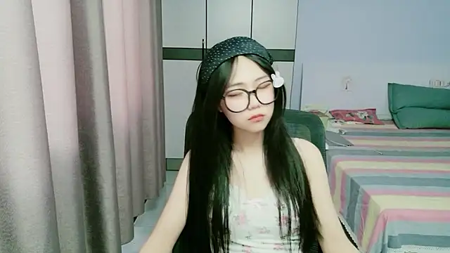 Snapshot of xiaoxiaoyu030 chatting on 06-17-26, 08:17 xiaoxiaoyu030 online show from 06-17-26, 08:17
