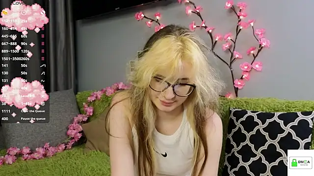 HellyCherry online show from 07-04-26, 08:04