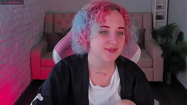 ScarlettSparkss online show from 05-25-26, 01:28