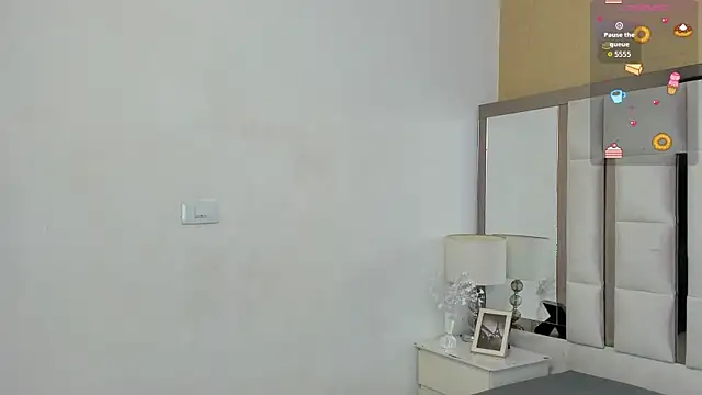 SophiaScottX online show from 06-25-26, 07:40